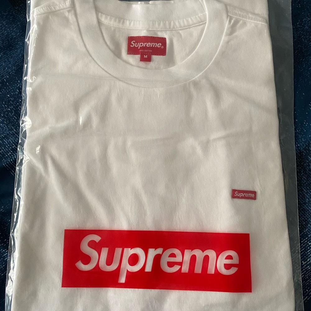 Supreme box logo